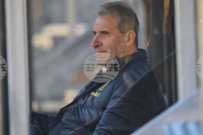 Ботев (Пловдив) очаква двама нови футболисти, обяви наставникът на тима Димитър Димитров