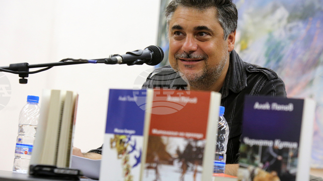 Алек Попов бе част от светлата страна на българската литература, каза Георги Господинов за писателя, от чието рождение се навършват 60 г.