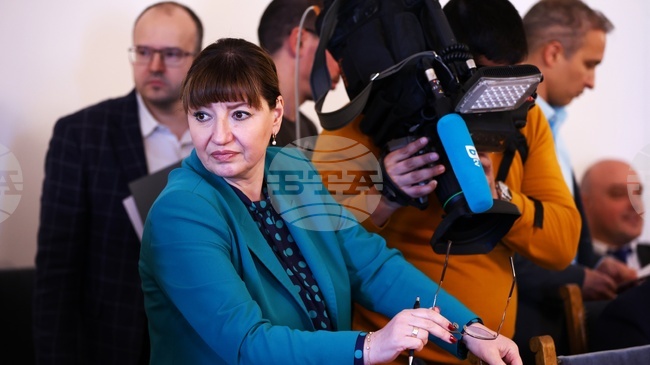 В правната комисия депутатите обсъждат на второ четене общ законопроект за промени в Изборния кодекс 