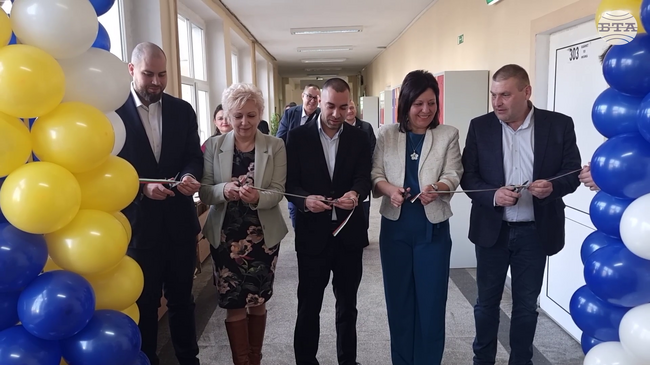 В Математическата гимназия „Гео Милев“ в Плевен откриха STEM център