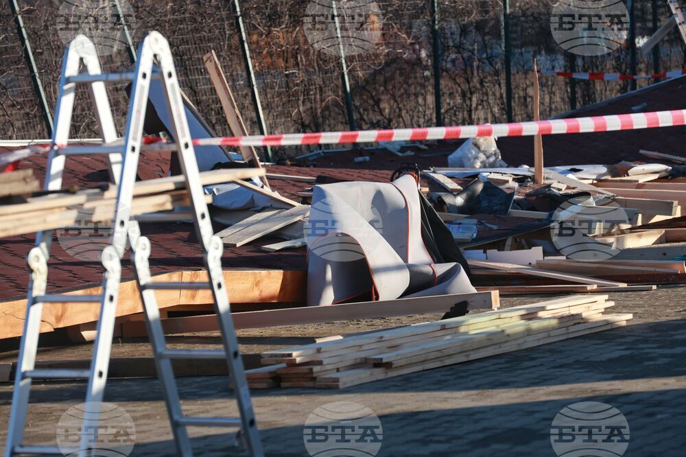 Столица - инцидент - срутен навес