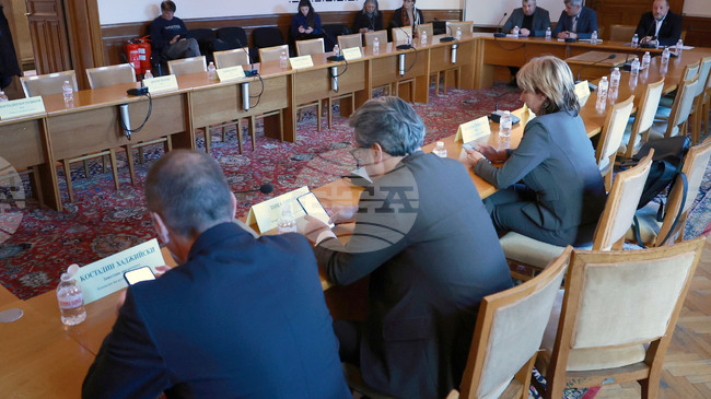 „Музикаутор“ има 15 тарифи, които са утвърдени от Министерството на културата, каза Ефросина Саракинова