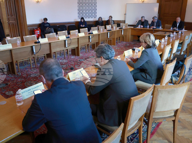 „Музикаутор“ има 15 тарифи, които са утвърдени от Министерството на културата, каза Ефросина Саракинова