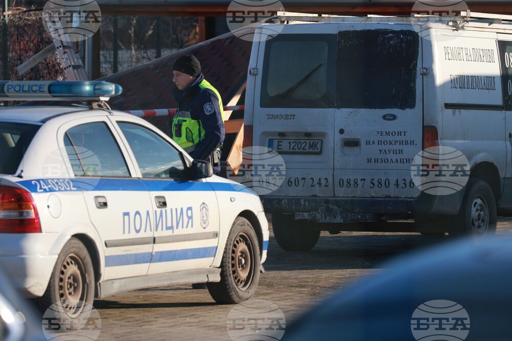 Столица - инцидент - срутен навес