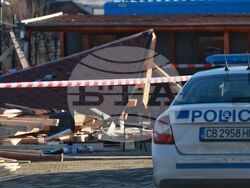 Столица - инцидент - срутен навес