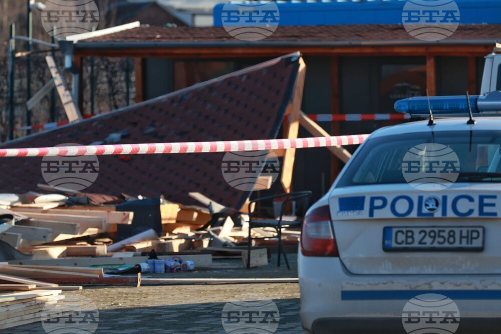 Столица - инцидент - срутен навес