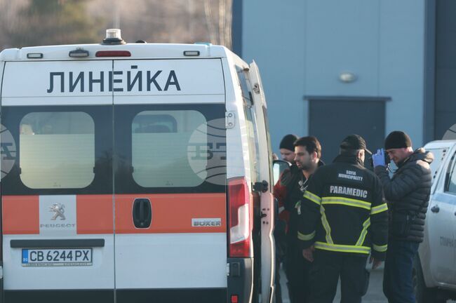 Вторият пострадал при срутването на хале в София е транспортиран към УМБАЛСМ "Пирогов", съобщиха от Спешна помощ