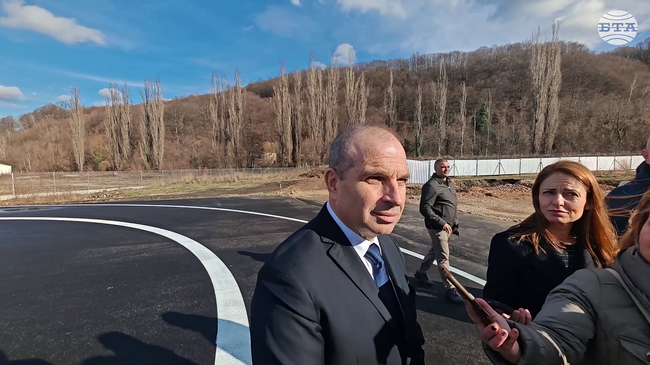 Към днешна дата в страната има 18 оперативни хеликоптерни площадки към болници, каза Гроздан Караджов