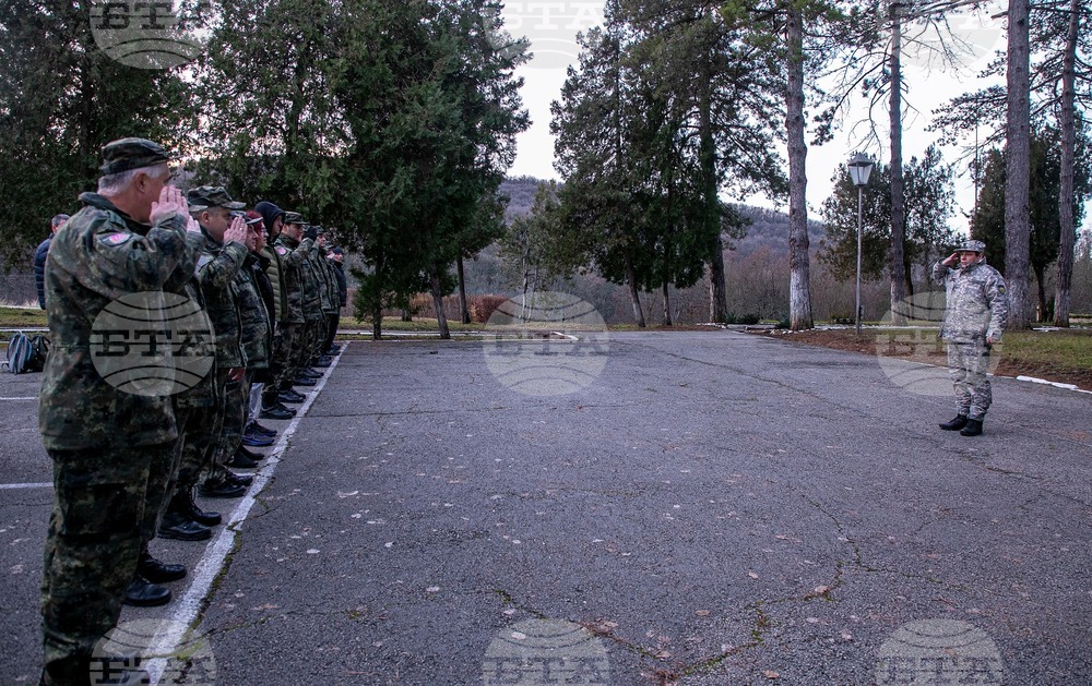 Кметът на Ловеч поздрави за празника на Военно формирование 24480