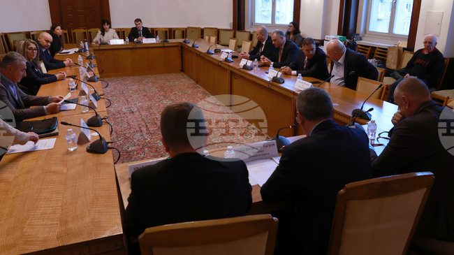 Ресорната парламентарна комисия прие на първо четене нормативни промени за статута на рибарското селище "Ченгене скеле" и наредбата за свободното къмпингуване