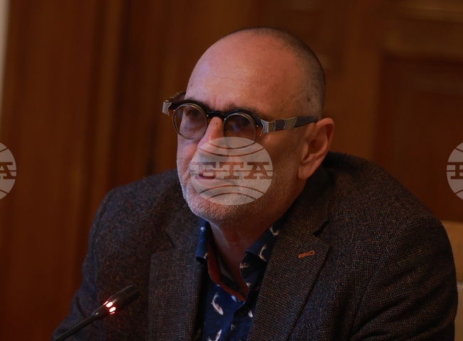 В Бургас наградата за научна фантастика "Гравитон", учредена от Любен Дилов, ще бъде възстановена от неговия син