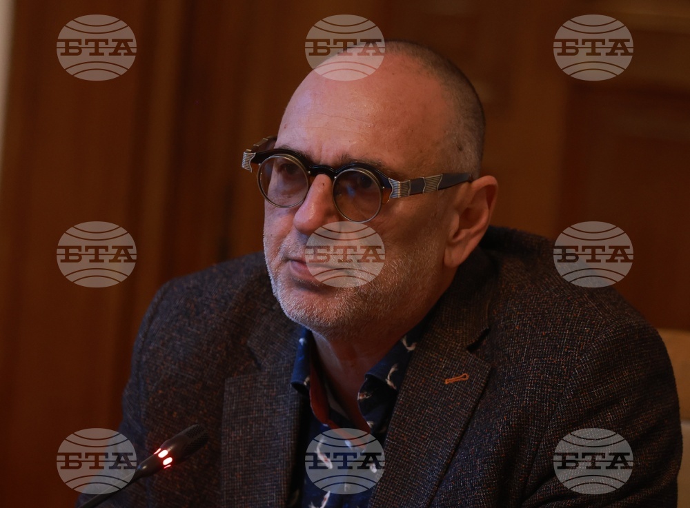 Народно събрание - Комисия по туризъм - Любен Дилов