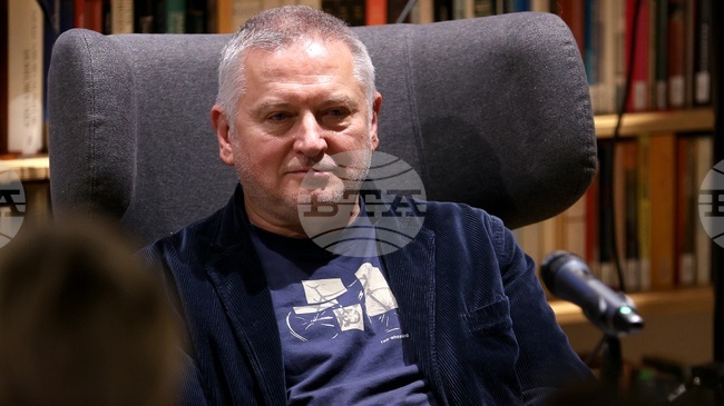 Либретото към „Космическа опера“, написано от Георги Господинов, излезе в САЩ като самостоятелно издание 