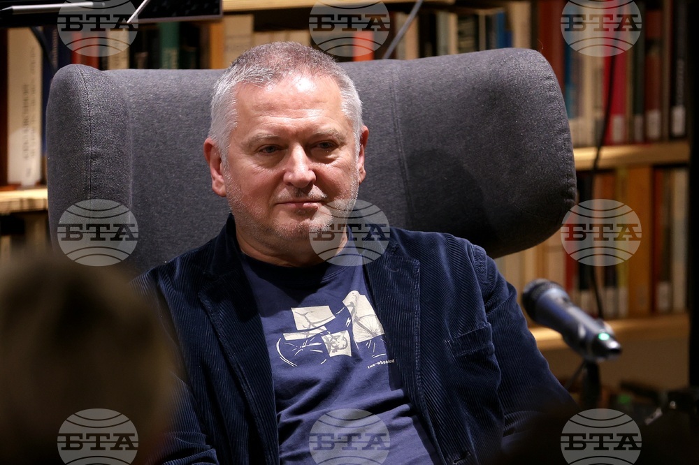 Либретото към „Космическа опера“, написано от Георги Господинов, излезе в САЩ като самостоятелно издание 