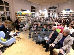 „Трима насаме. Задочни разговори с Макс Фриш“ - книга - представяне