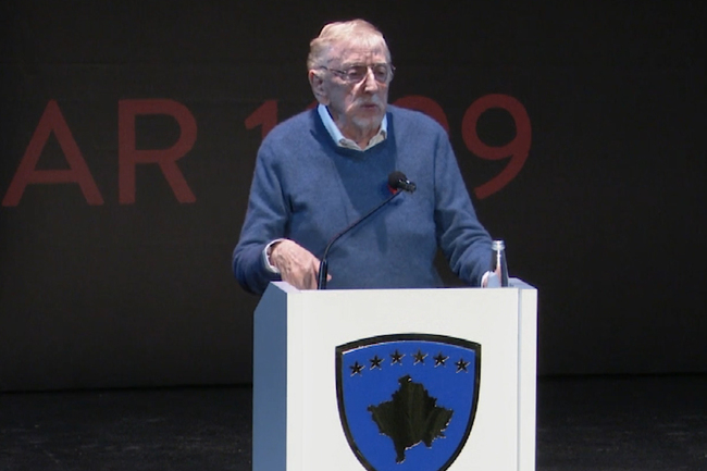 КосоваПрес: Бившият ръководител на Верификационната мисия на ОССЕ за Косово Уилям Уокър похвали демократичния напредък на страната