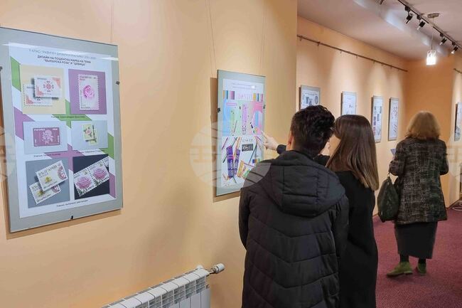 Кюстендил - „Пикселите оживяват“ - изложба - ученици 