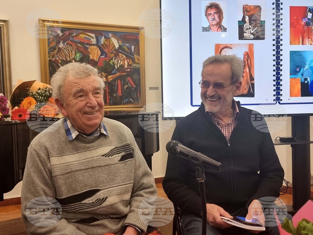 Журналистът Димитър Стойков представи книгата си, посветена на плевенски художници