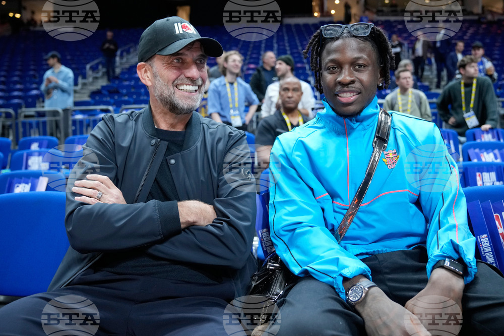 Клоп присъства на мъжката щафета по биатлон на Олимпийските игри