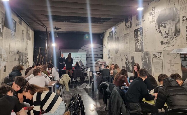 В Стара Загора отбелязаха 131 години от рождението на Гео Милев с ученическа викторина