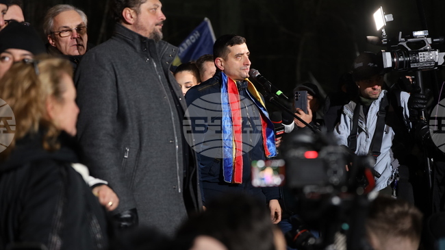 Two Protests in Bucharest Draw Thousands over Vexler Law and Government Austerity Measures 