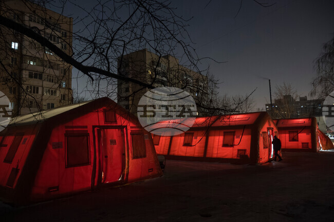 Към 50 сгради в Киев още са без електричество; нощни удари оставиха без ток 56 000 потребители в Буча, съобщават украинските власти