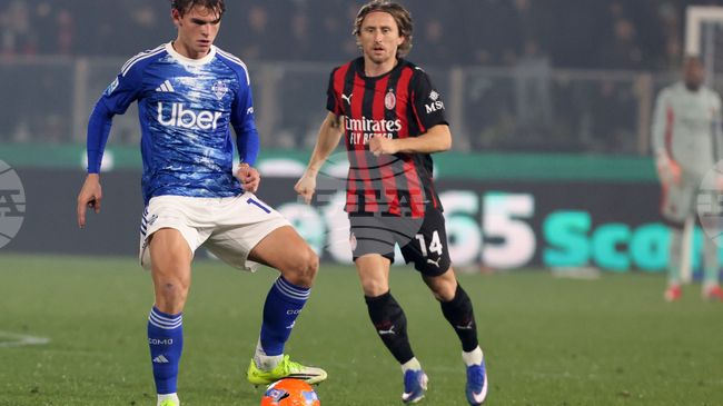 Два гола на Адриен Рабио донесоха победа на Милан над Комо в италианското първенство