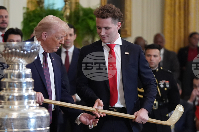 Доналд Тръмп прие в Белия дом хокеистите от националния отбор на САЩ, които спечелиха олимпийското злато в Милано