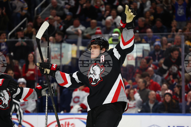 Тейдж Томпсън реализира хеттрик и завърши с пет точки при успеха на Бъфало над Монреал в НХЛ