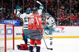 Sharks Capitals Hockey