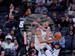 Bucks Spurs Basketball