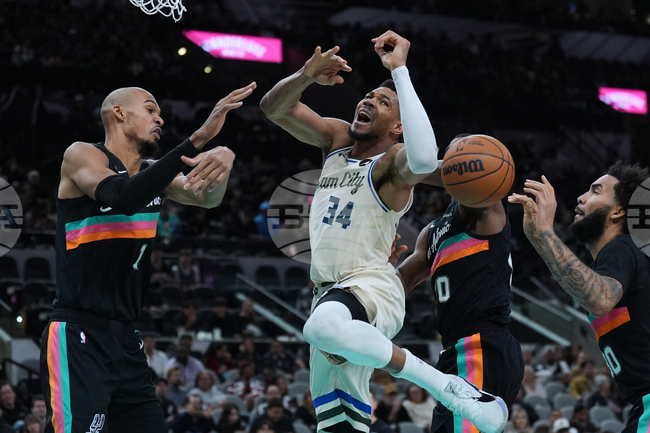 APTOPIX Bucks Spurs Basketball