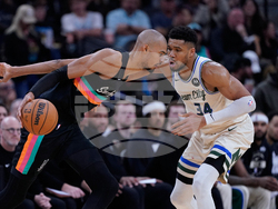 Bucks Spurs Basketball