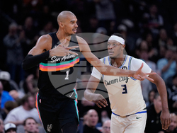 Bucks Spurs Basketball