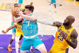 Hornets Lakers Basketball