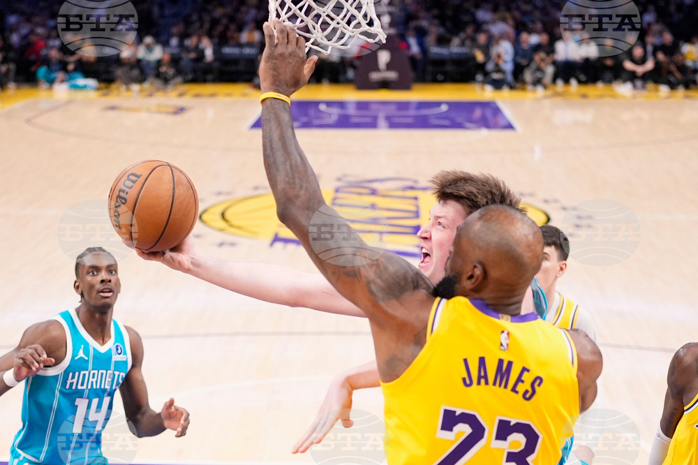 Шарлът Хорнетс надделя над лидера в Тихоокеанската дивизия Лос Анджелис Лейкърс в мач от НБА