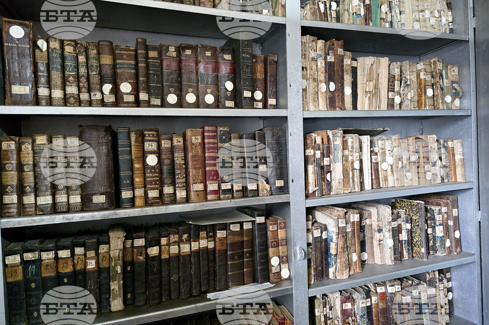 Читателите в библиотеката при читалище „Еленка и Кирил Д. Аврамови - 1856“ през миналата година са били общо 881 души