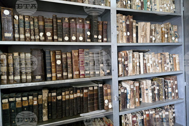 Читателите в библиотеката при читалище „Еленка и Кирил Д. Аврамови - 1856“ през миналата година са били общо 881 души