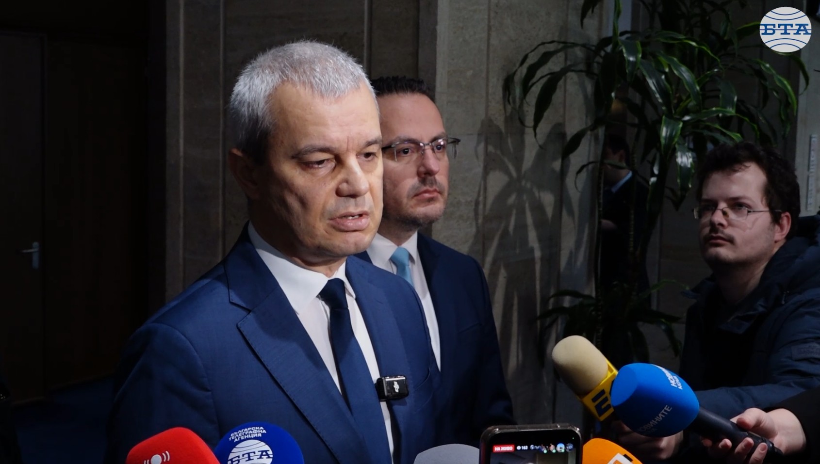 Призоваваме АПС веднага да върнат третия мандат, каза лидерът на „Възраждане“ Костадин Костадинов