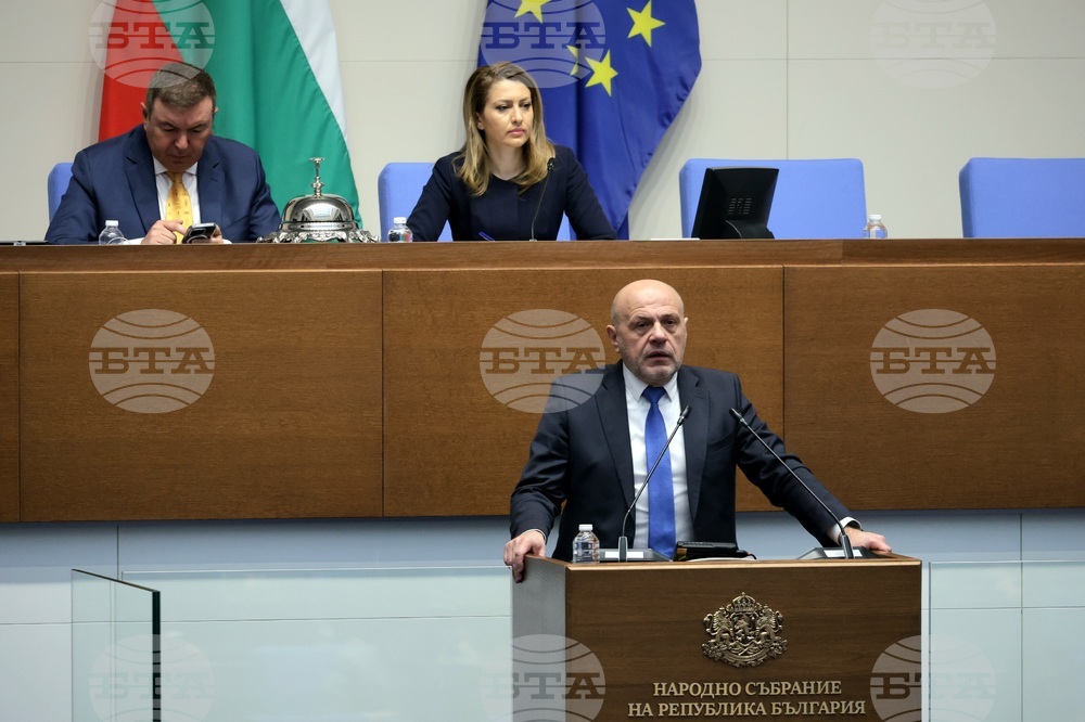 Томислав Дончев потвърди в парламента актуализирането на заплатите в бюджетния сектор с размера на годишната инфлация от 5 процента