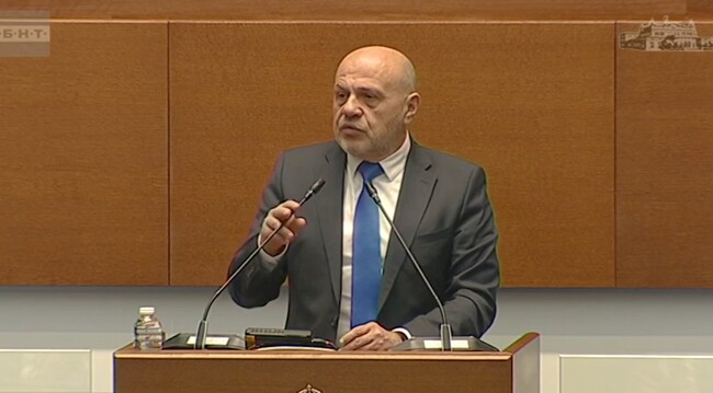 Изборната технология не трябва да подменя сблъсъка на политическите идеи и дебат, каза вицепремиерът в оставка Томислав Дончев в парламента