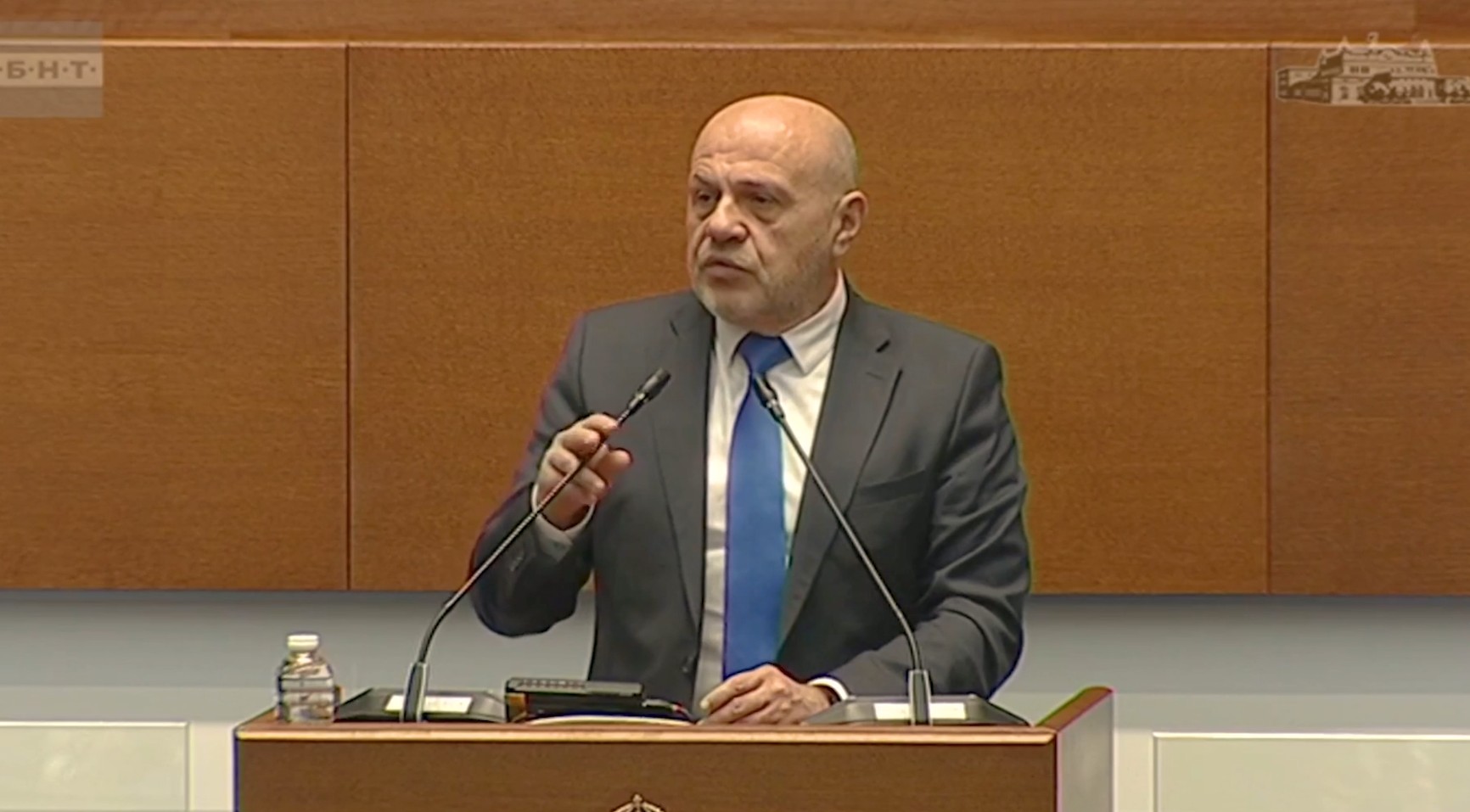 Изборната технология не трябва да подменя сблъсъка на политическите идеи и дебат, каза вицепремиерът в оставка Томислав Дончев в парламента