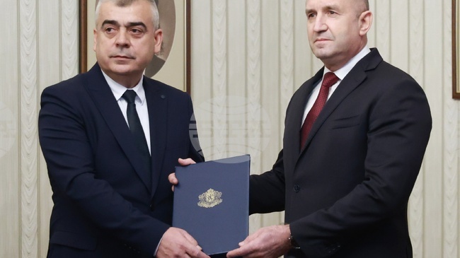 От АПС върнаха третия мандат на президента Румен Радев неизпълнен, веднага след като президентът им го връчи