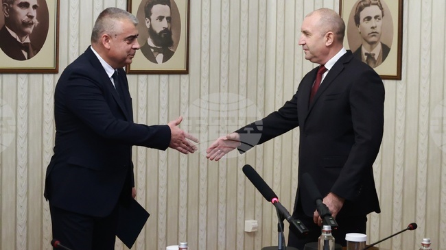 Отиваме на избори, заяви държавният глава Румен Радев