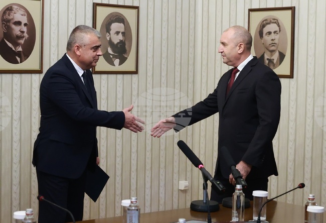 Отиваме на избори, заяви държавният глава Румен Радев