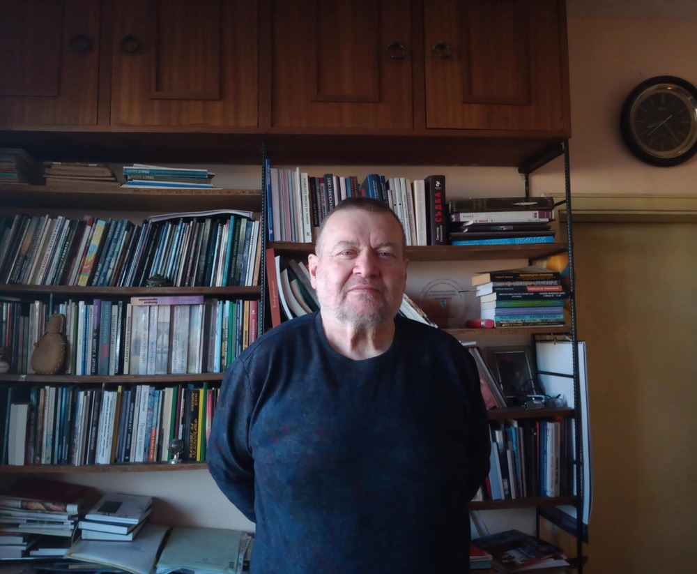 Литературата, която се ражда в диаспората, е много богата и заслужава да се изучава, каза пред БТА литературният критик Георги Н. Николов