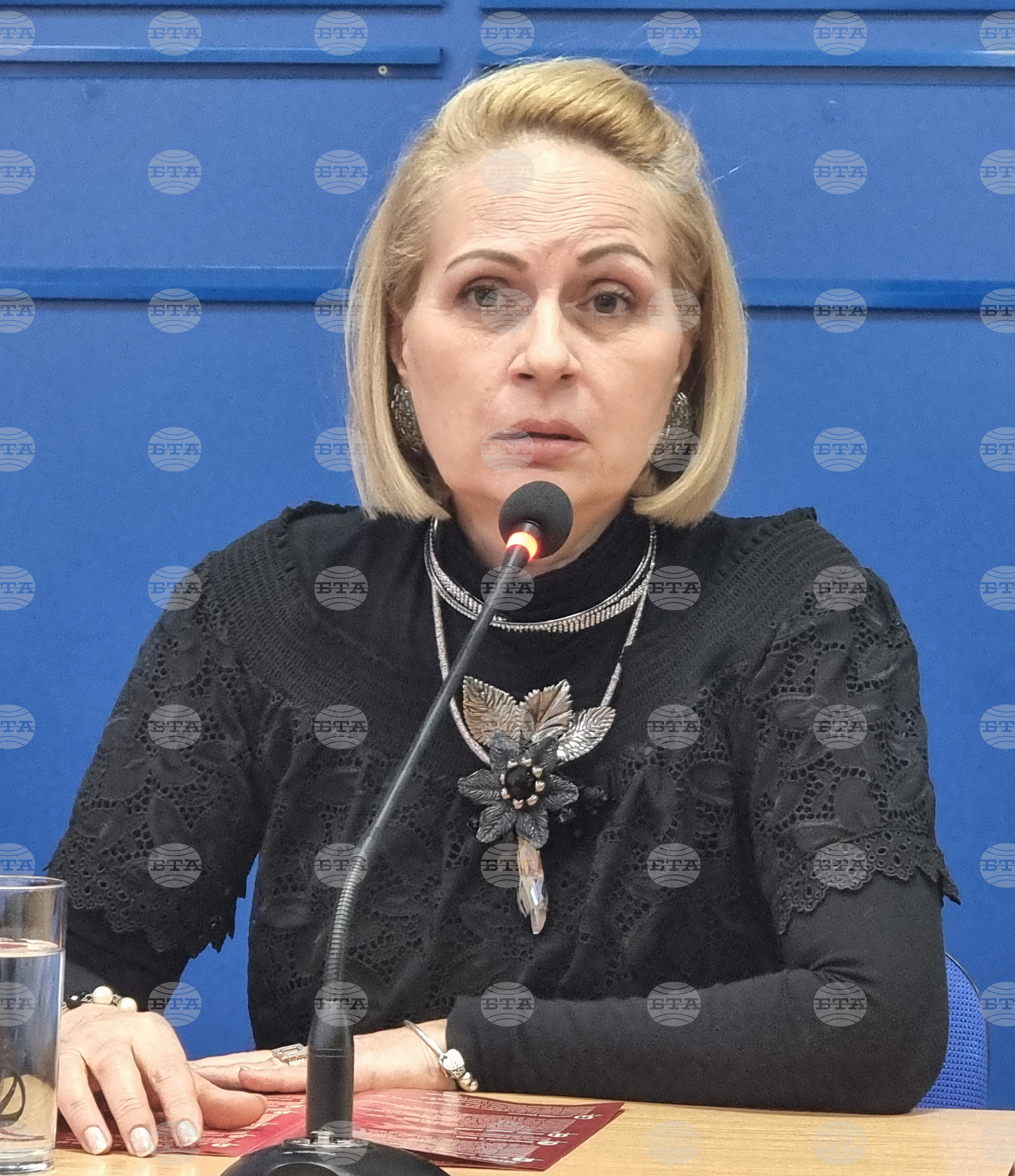 Националния пресклуб на БТА Плевен - БСП - избори - пресконференция - Ева Маринова