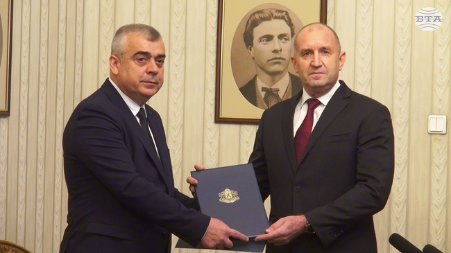 Отиваме на избори, заяви държавният глава Румен Радев