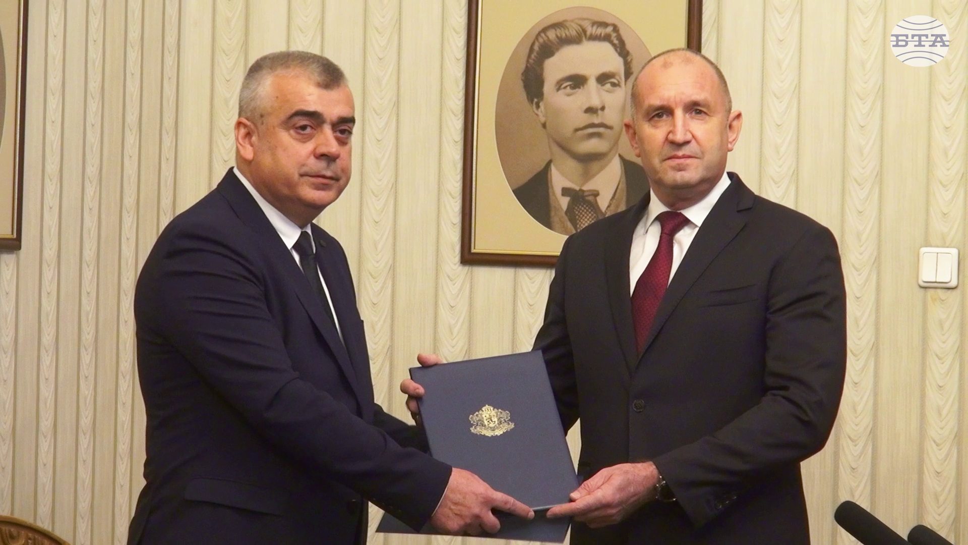 Отиваме на избори, заяви държавният глава Румен Радев