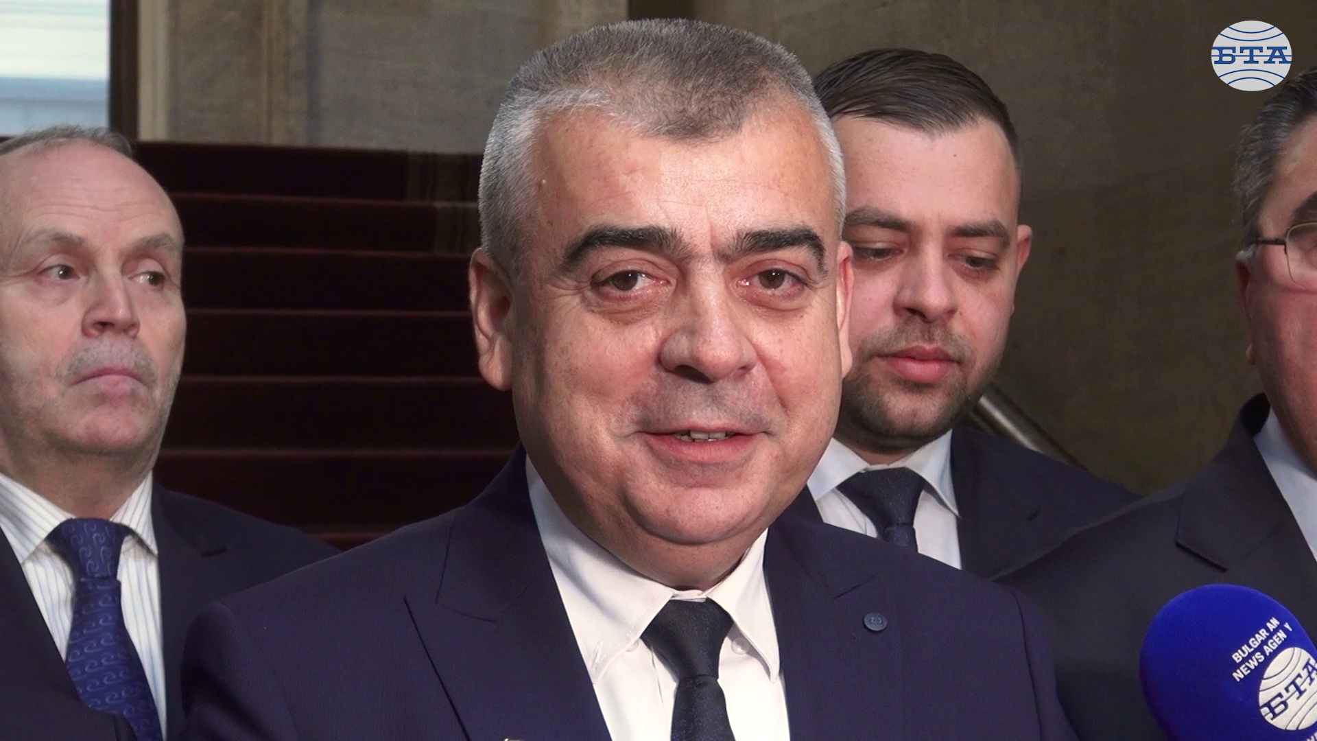 Върнахме мандата веднага, защото в този парламент генна модификация не може да произведе нещо положително, заяви Хайри Садъков от АПС